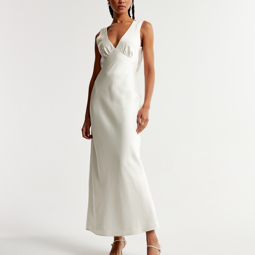 Elegant White Maxi Dress